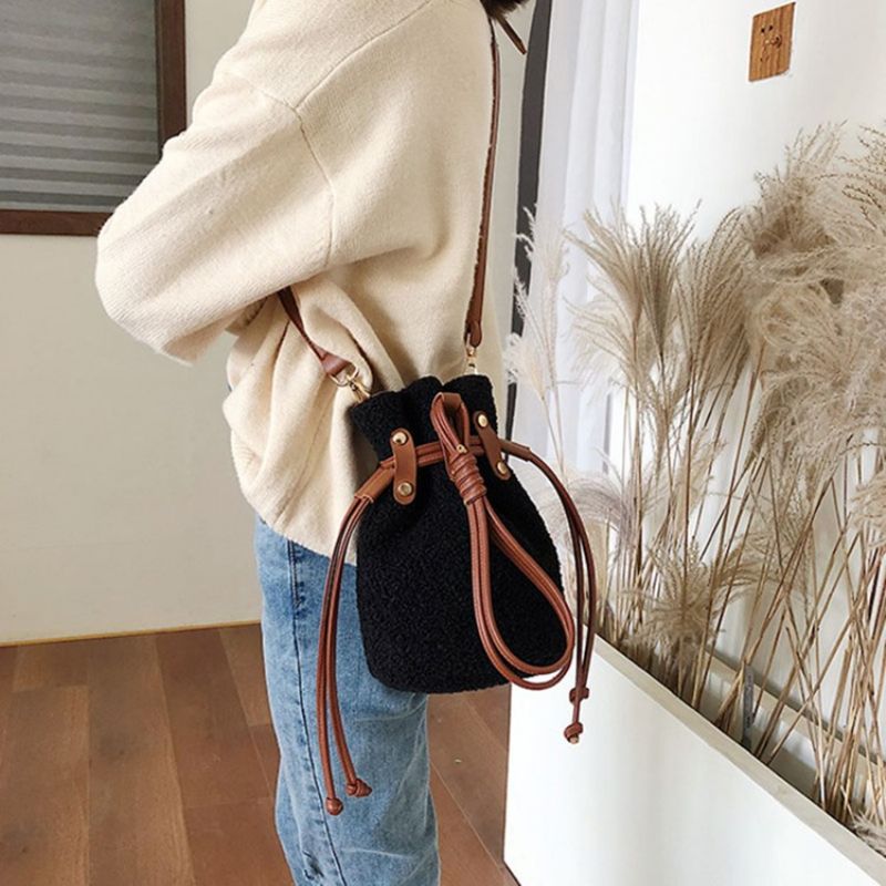 Almindelige Tøndeformede Crossbody-Tasker