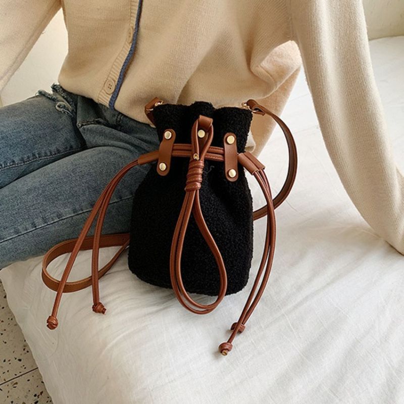 Almindelige Tøndeformede Crossbody-Tasker