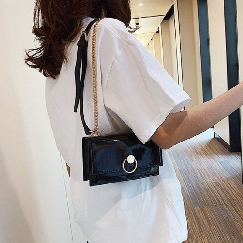 Plain Chain Rektangle Crossbody Tasker