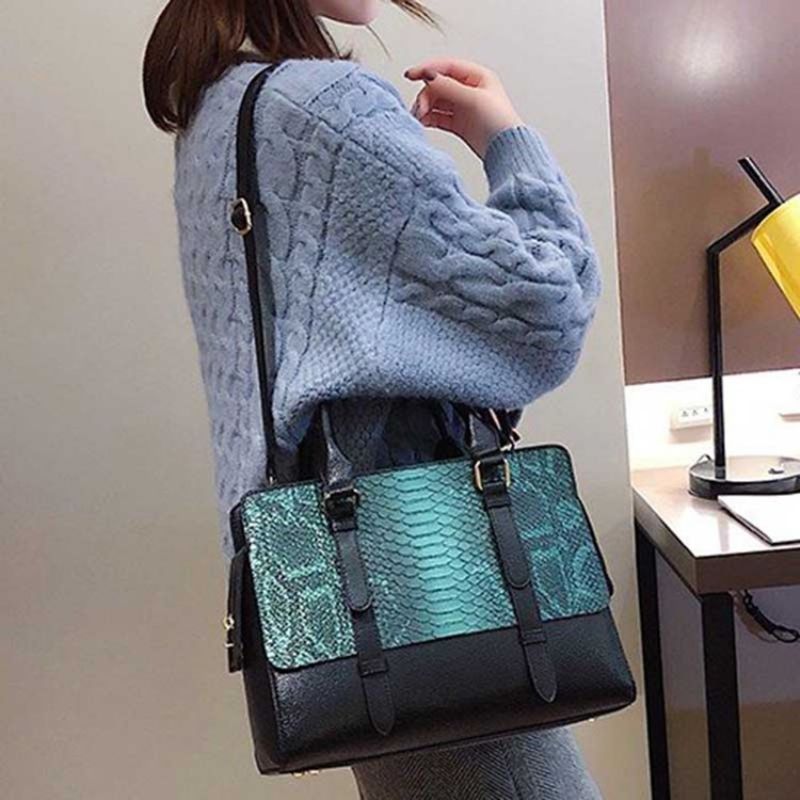 Serpentine Mode Tote Bag