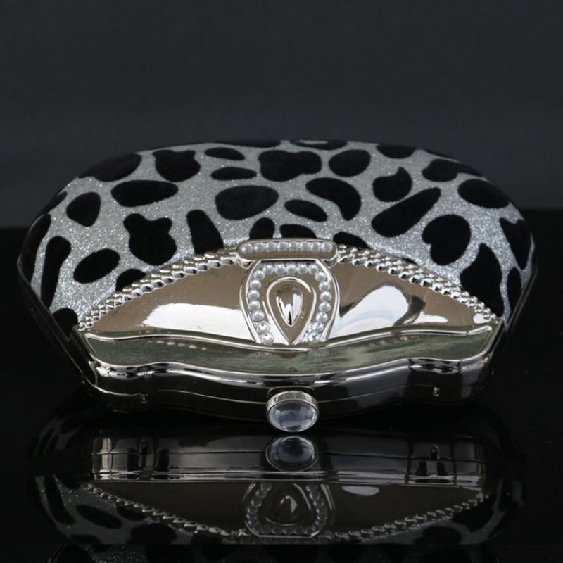 Skalformet Rhinestone Leopard Clutch