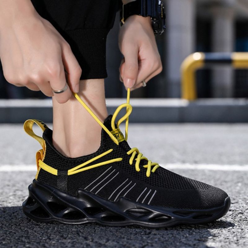 Lace-Up Low-Cut Øvre Sports Mesh Sneakers