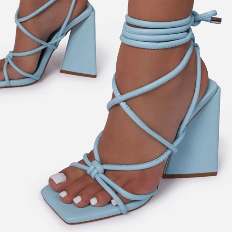 Snøre-Up Chunky Heel Square Toe Cross Strap Damesandaler